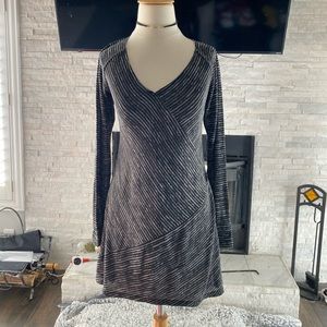Light weight V-neck sweater